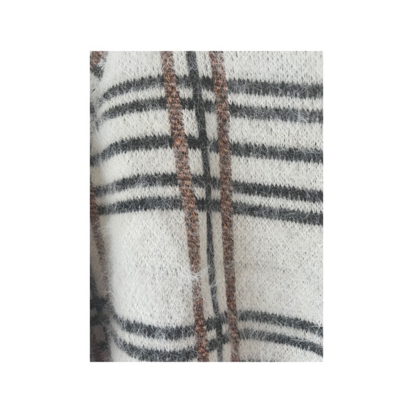 Fabulous Metallic Plaid Sweater - Picture 4 of 7